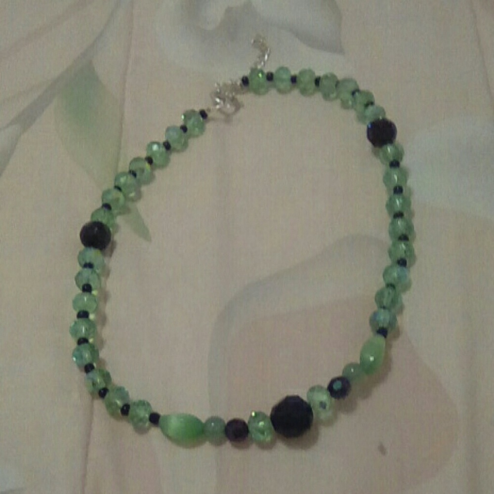 Green nacklau